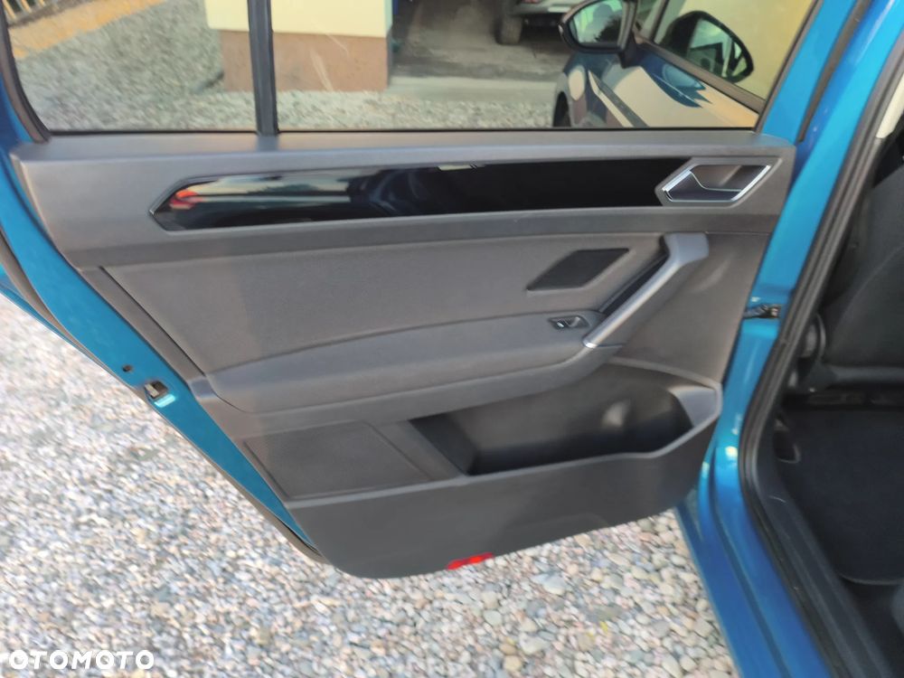 Volkswagen Touran - 16