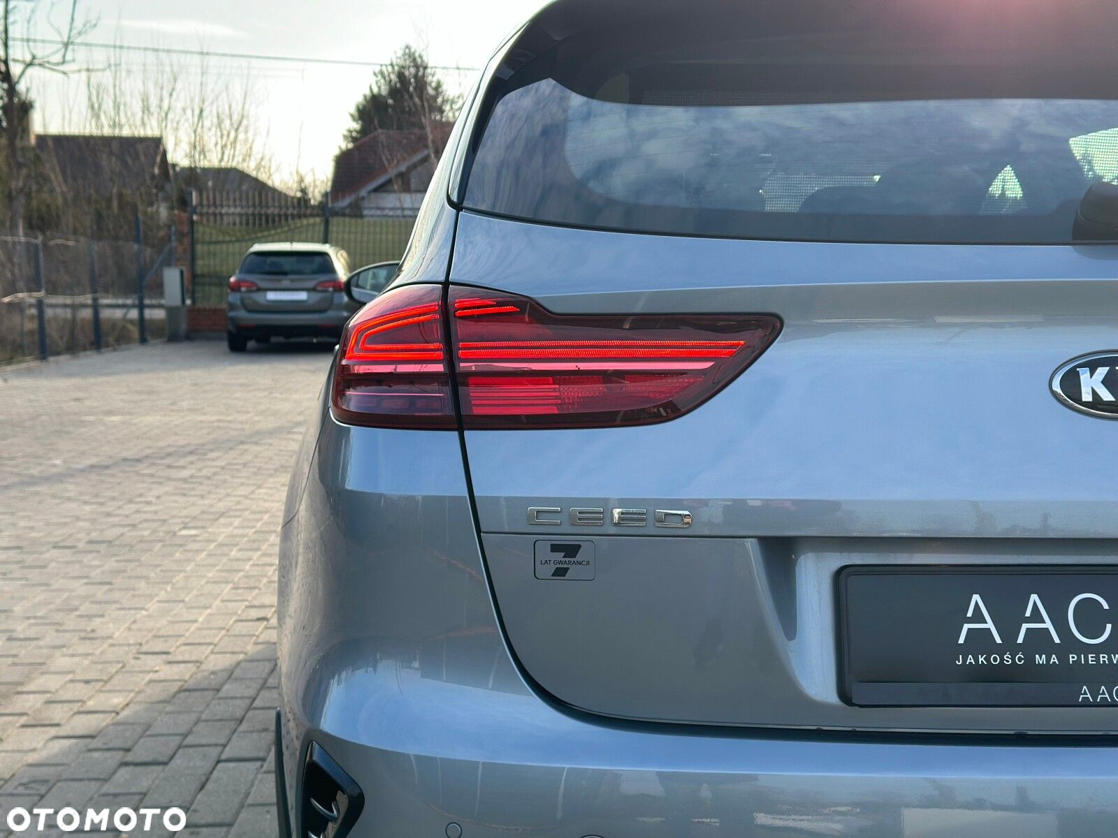 Kia Ceed - 36