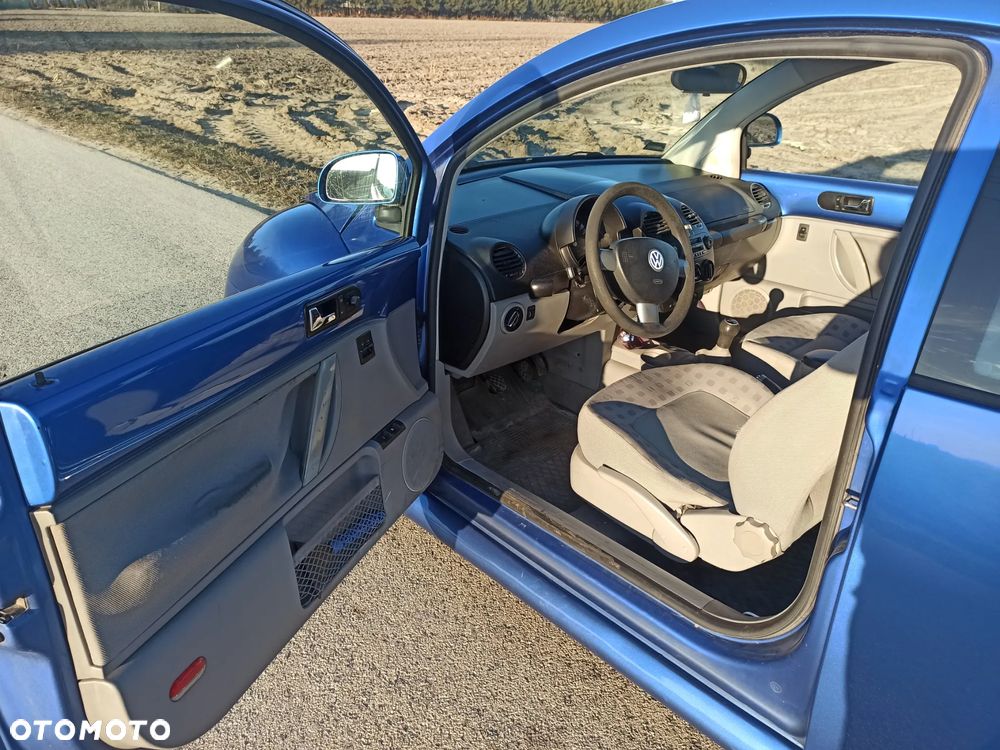 Volkswagen New Beetle - 3