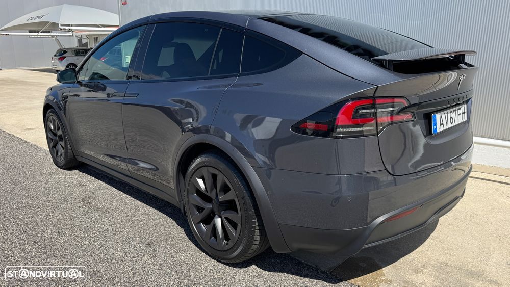 Tesla Model X Plaid AWD - 21