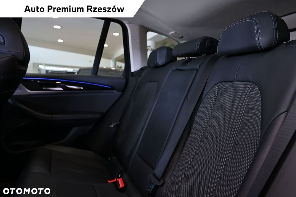 BMW X3 xDrive20d mHEV - 12