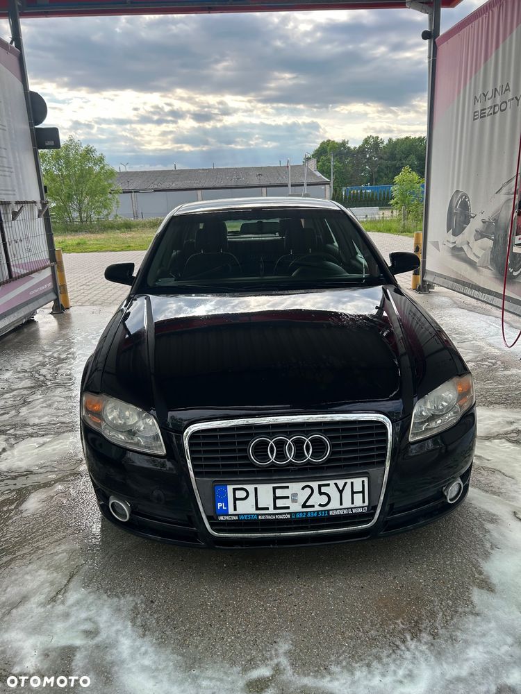 Audi A4 Limousine - 3