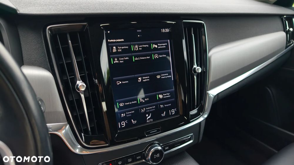 Volvo V90 D4 Geartronic Momentum Pro - 34