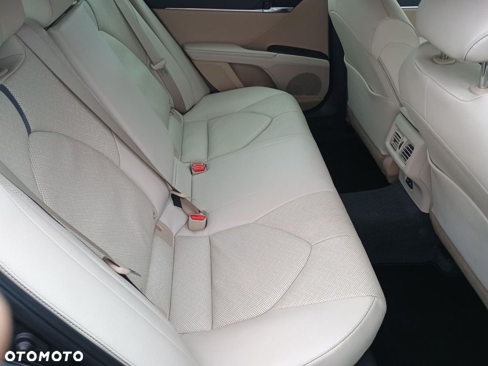 Toyota Camry 2.5 Hybrid Executive CVT - 13