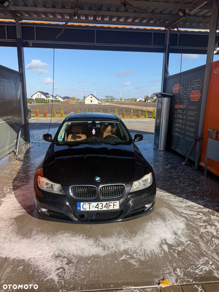 BMW Seria 3 320i - 8