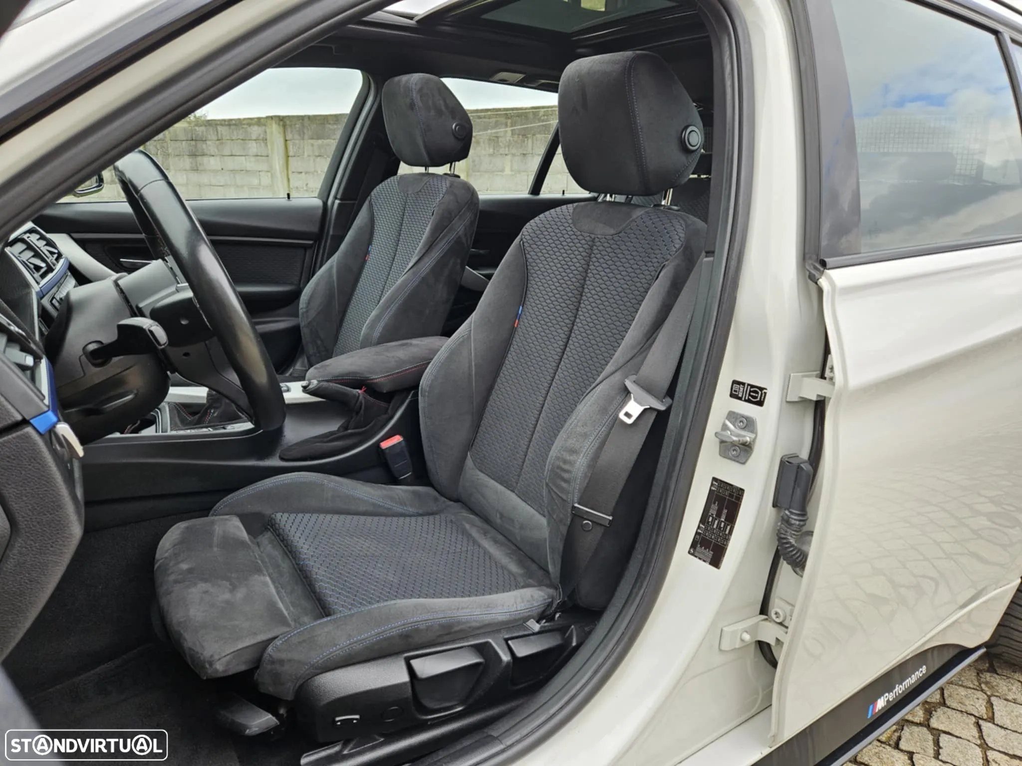 BMW 318 d Touring Pack M - 14