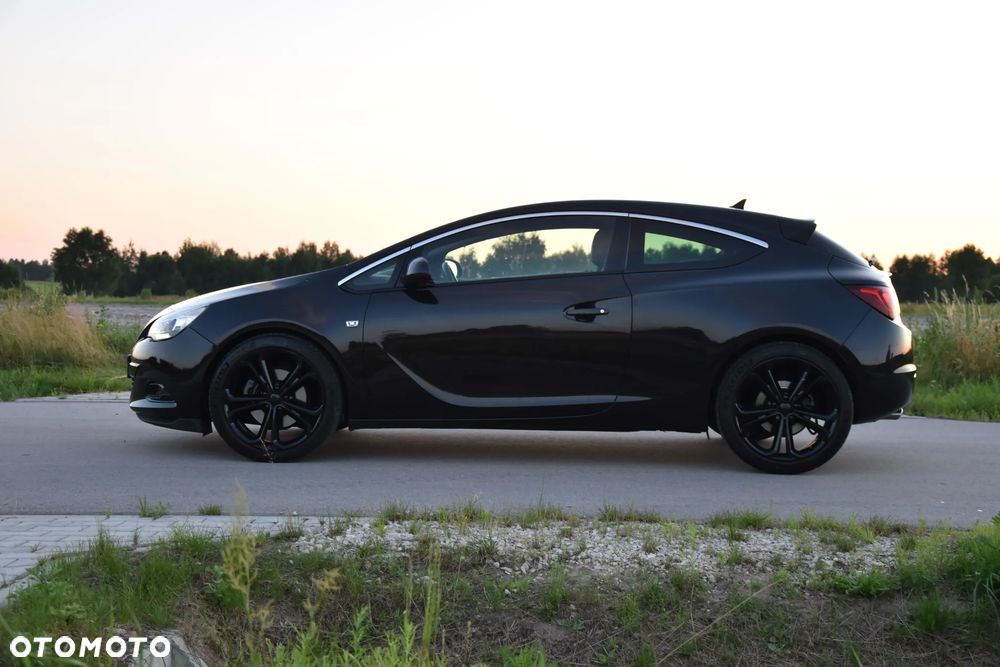 Opel Astra 1.6 T Cosmo - 11