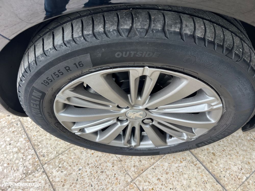 Peugeot 208 1.2 PureTech Active - 11
