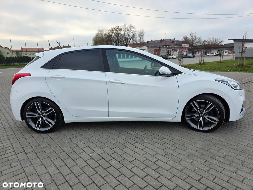 Hyundai i30 1.6 T GDI Turbo - 12