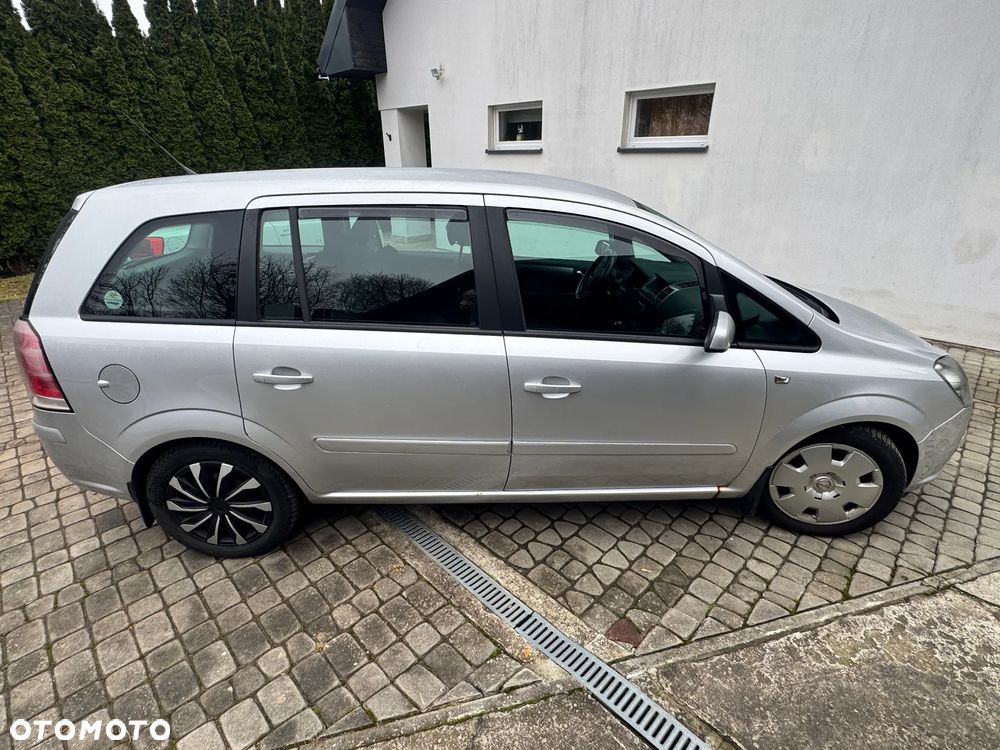 Opel Zafira - 10