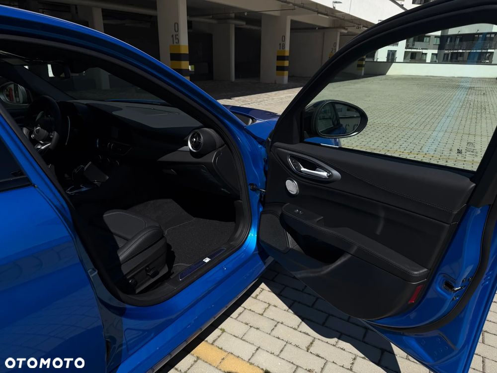 Alfa Romeo Giulia 2.0 Turbo Veloce Q4 - 22