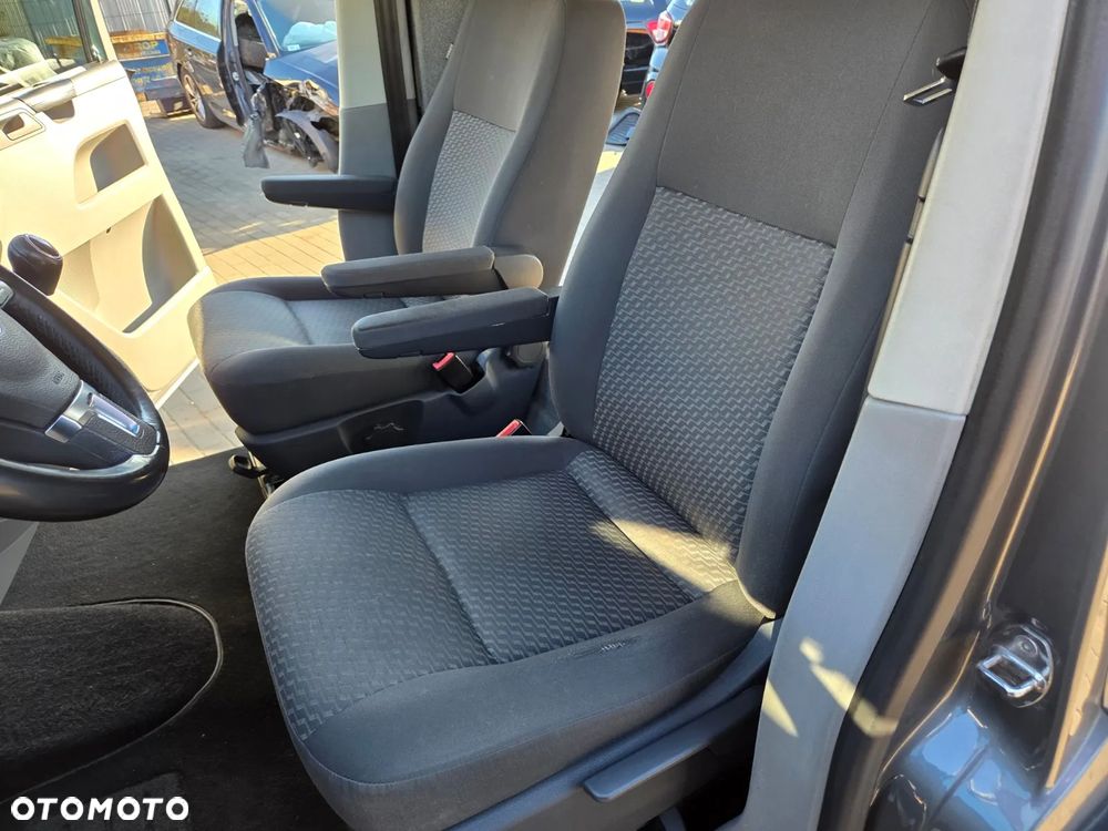 Volkswagen Transporter - 12