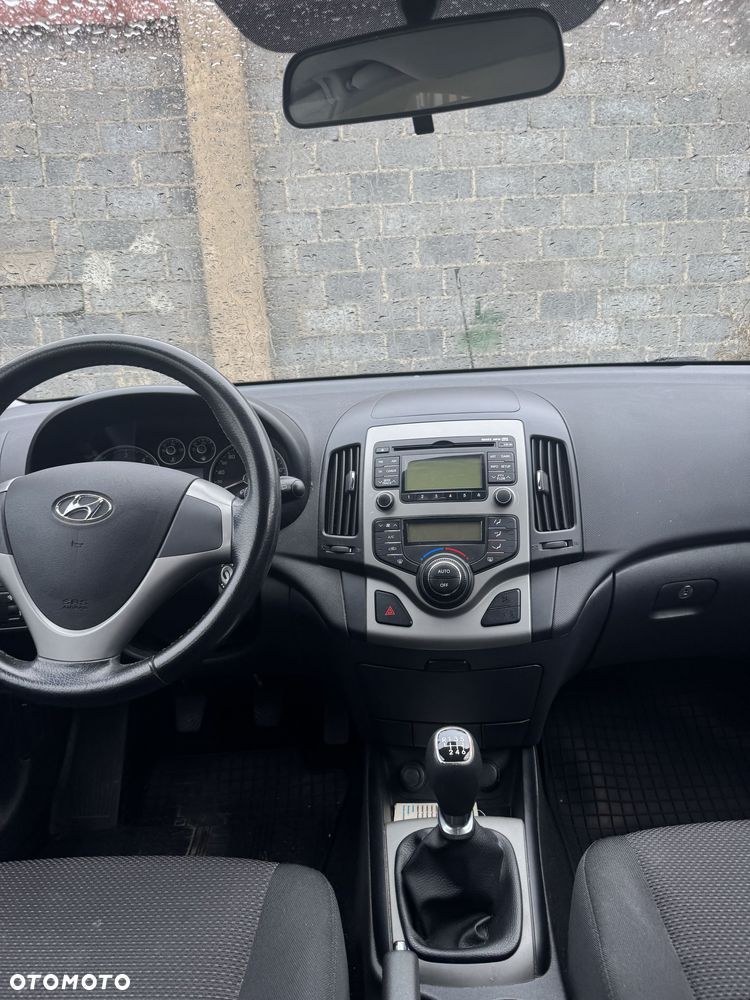 Hyundai i30 1.6 CRDi Comfort EU5 - 10