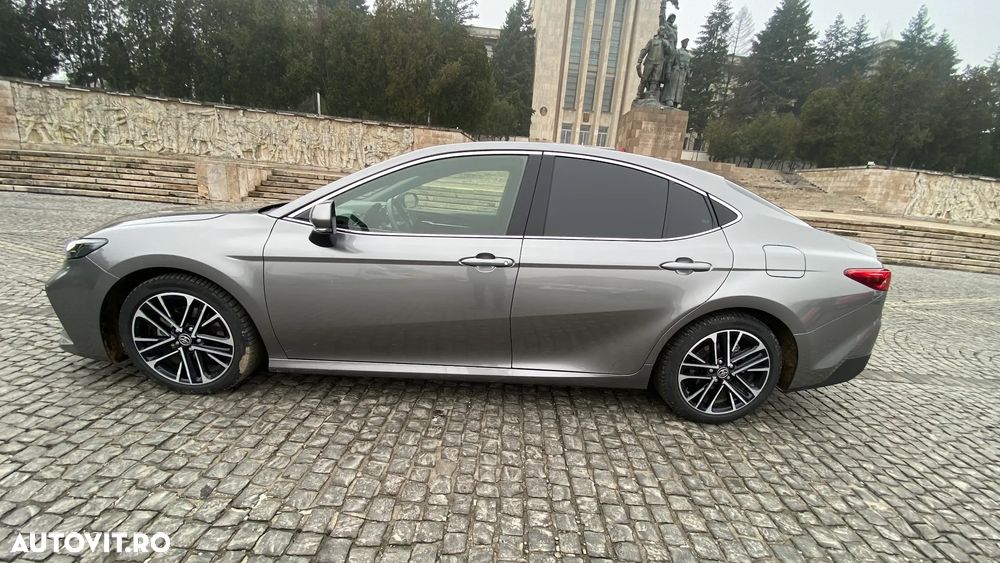 Toyota Camry Executive - 3