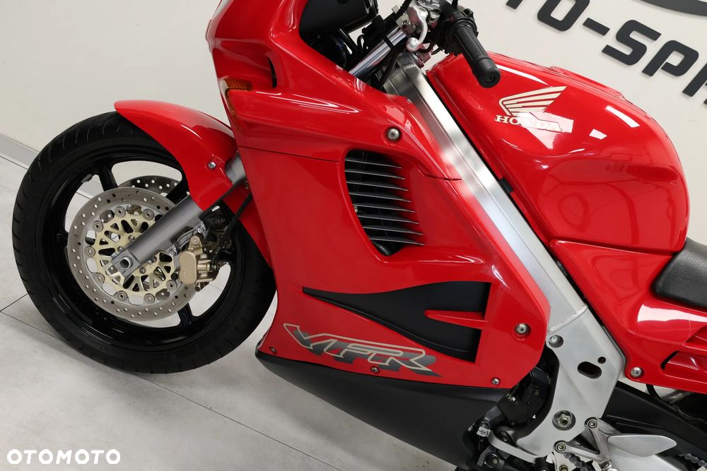 Honda VFR - 23