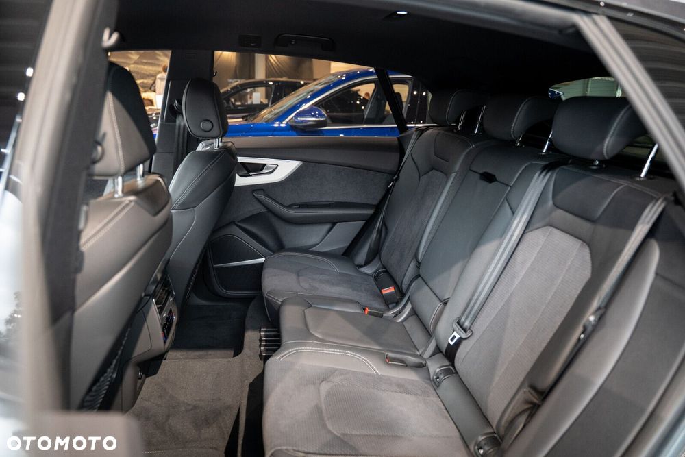 Audi Q8 - 10
