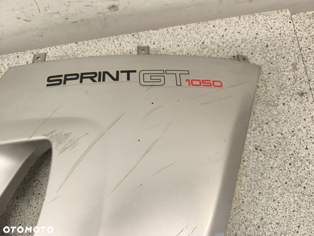Owiewka, osłona, bok, boczek Triumph Sprint 1050 GT - 7