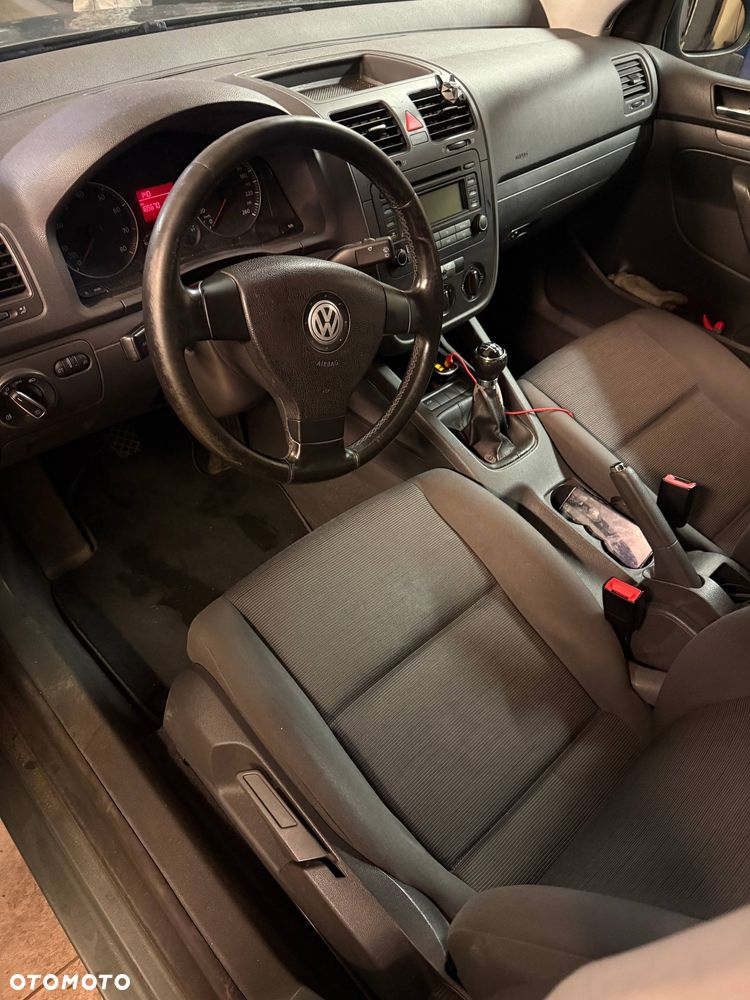 Volkswagen Golf 1.6 FSI Trendline - 10