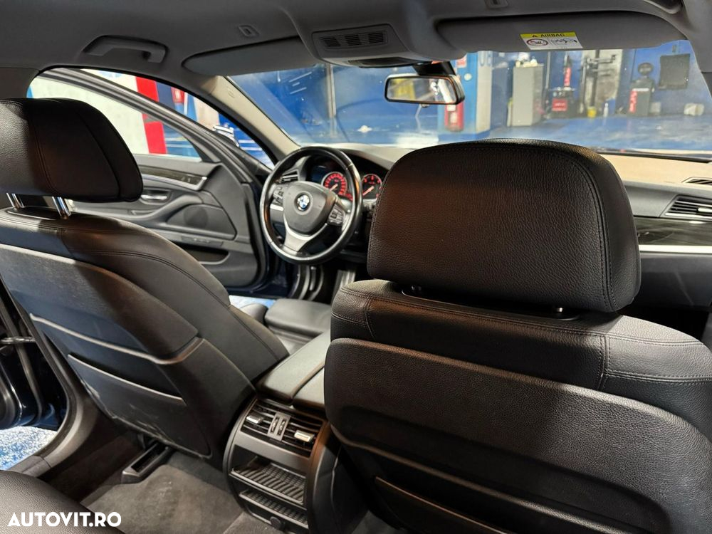 BMW Seria 5 518d Aut. Luxury Line - 14