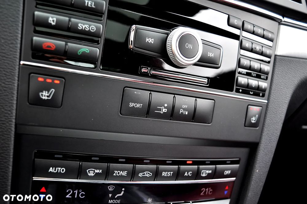 Mercedes-Benz Klasa E 350 CGI BlueEFFICIENCY 7G-TRONIC Avantgarde - 34
