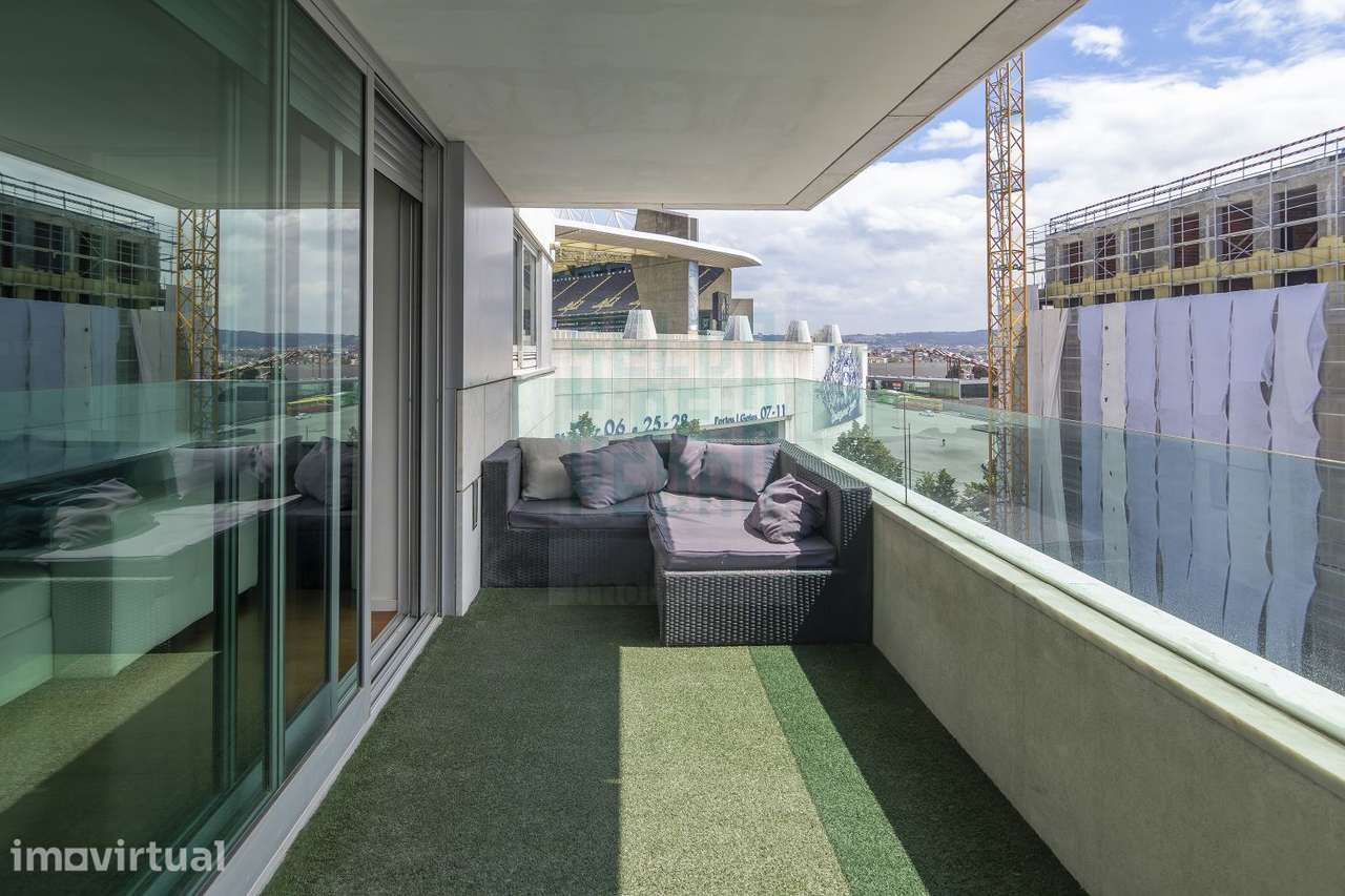 T3 de Luxo nas Antas com Varanda e 2 Lugares de Garagem - Grande imagem: 4/47