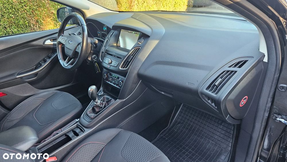 Ford Focus 2.0 TDCi ST-Line Red ASS - 9