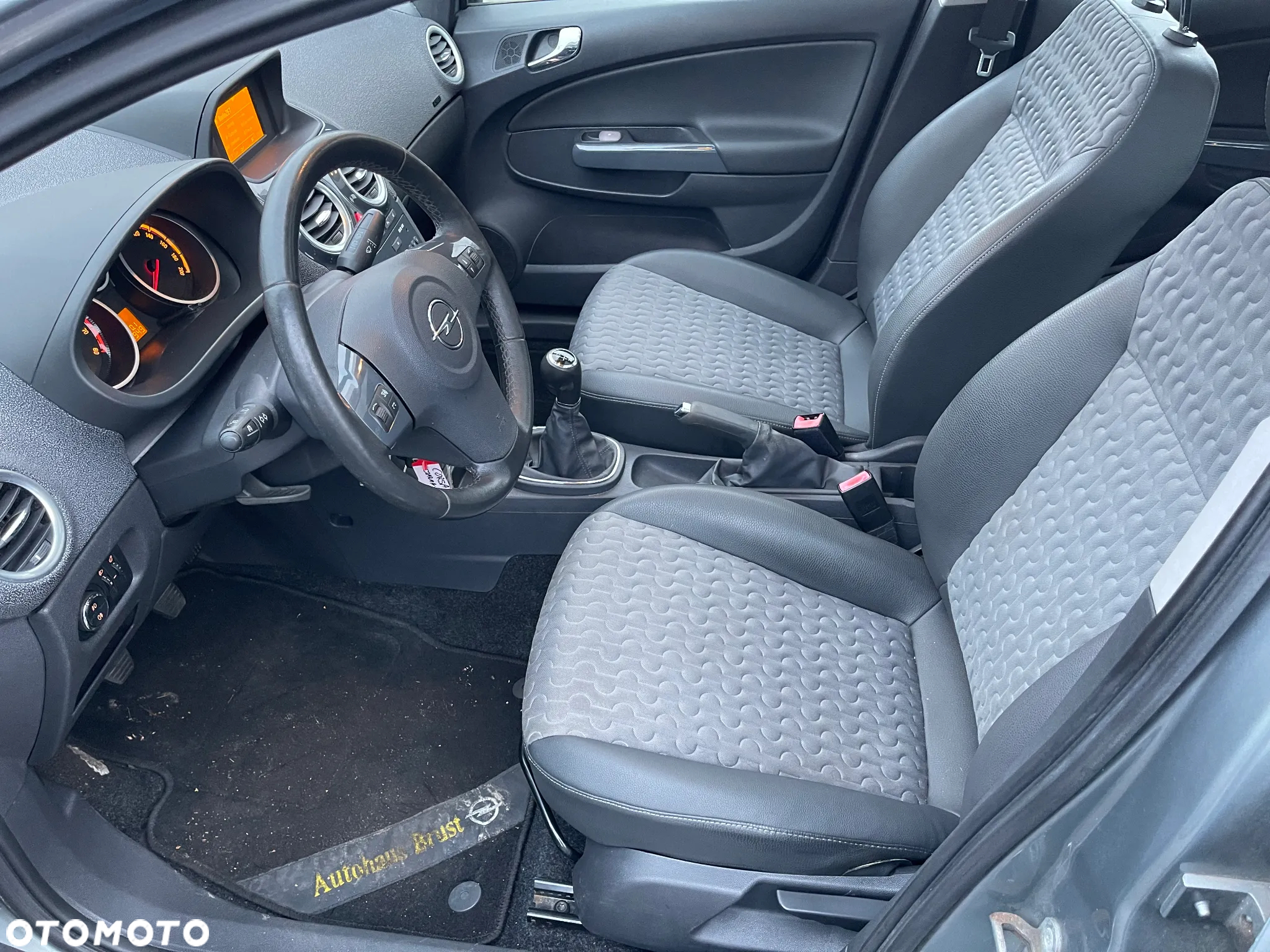 Opel Corsa 1.2 16V Cosmo - 6