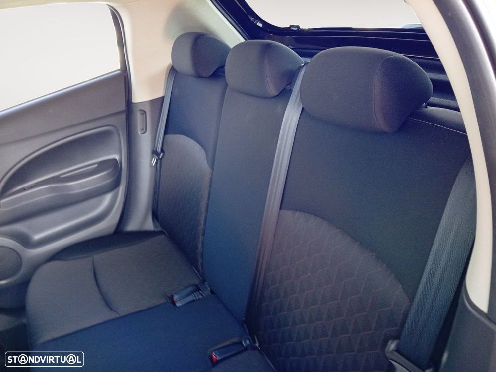 Mitsubishi Space Star 1.2 Intense Connect Edition — fotografia 13