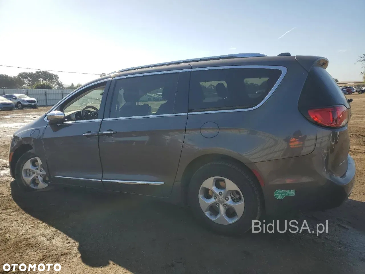 Chrysler Pacifica - 10