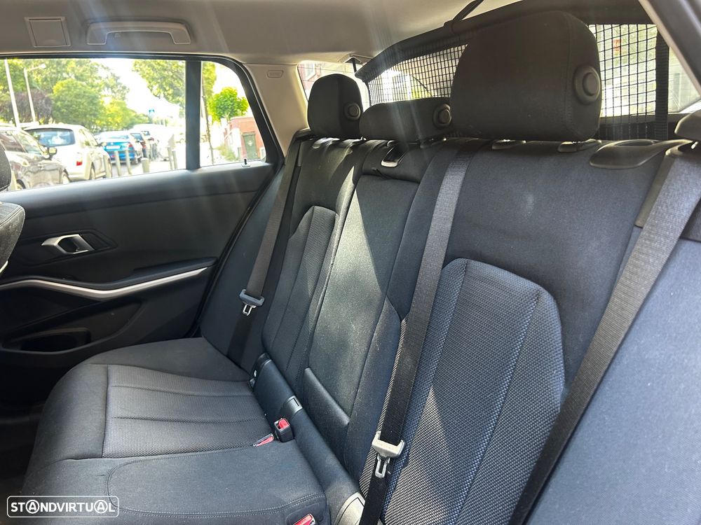 BMW 320 d Auto - 12