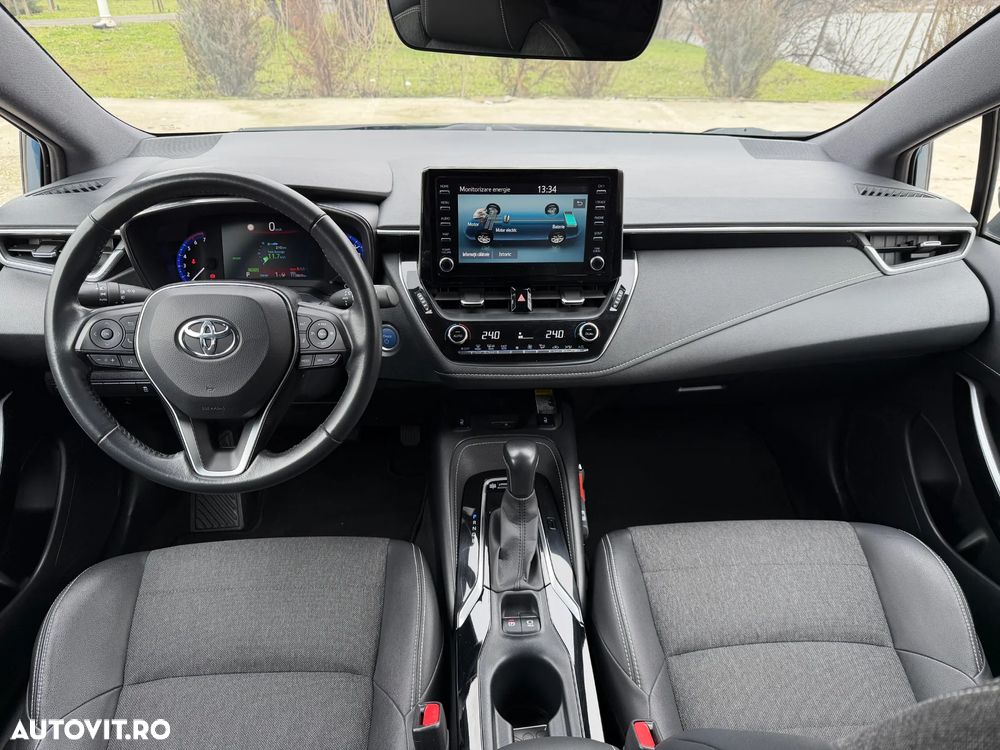 Toyota Corolla 1.8 HSD Business - 19