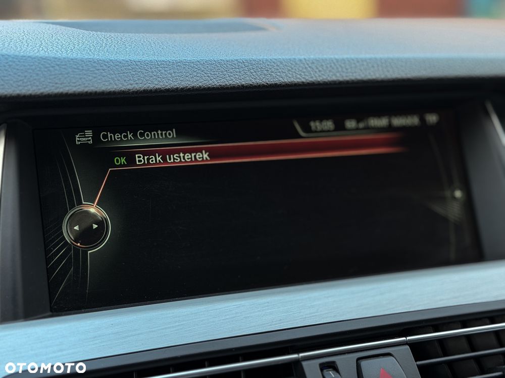 BMW Seria 5 520d xDrive - 17