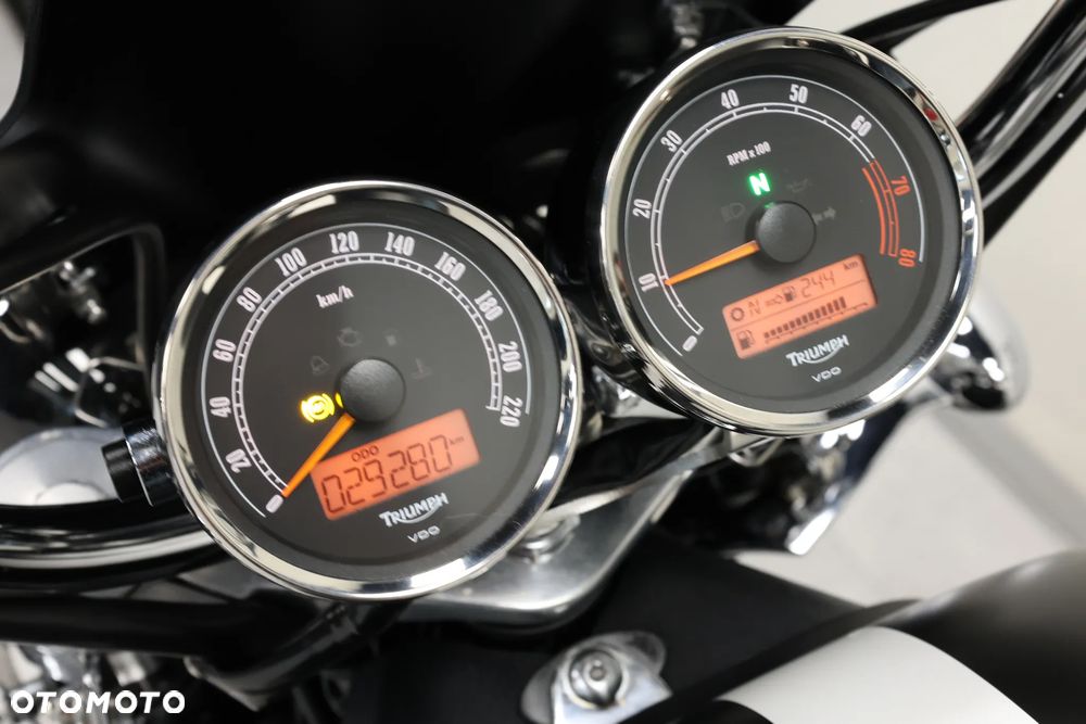 Triumph Rocket - 18