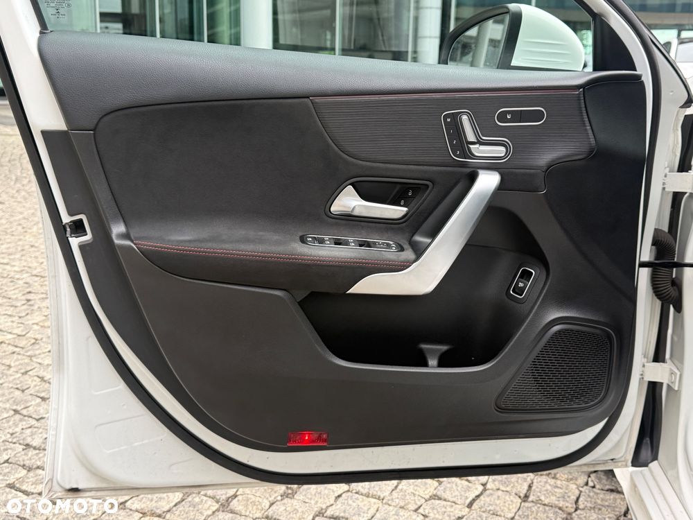 Mercedes-Benz Klasa A 220 4Matic 7G-DCT AMG Line - 5