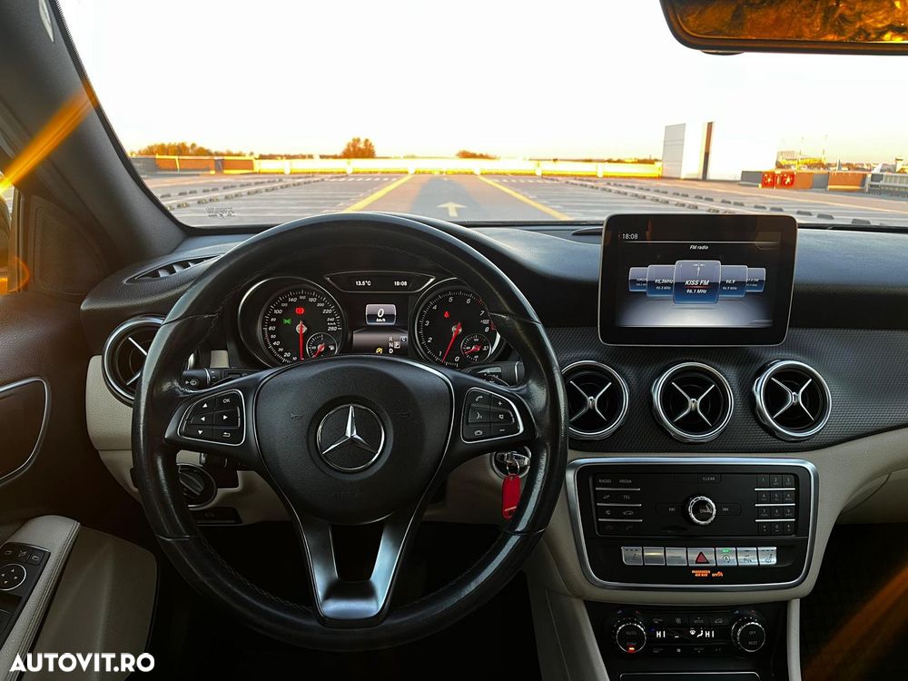 Mercedes-Benz GLA - 16