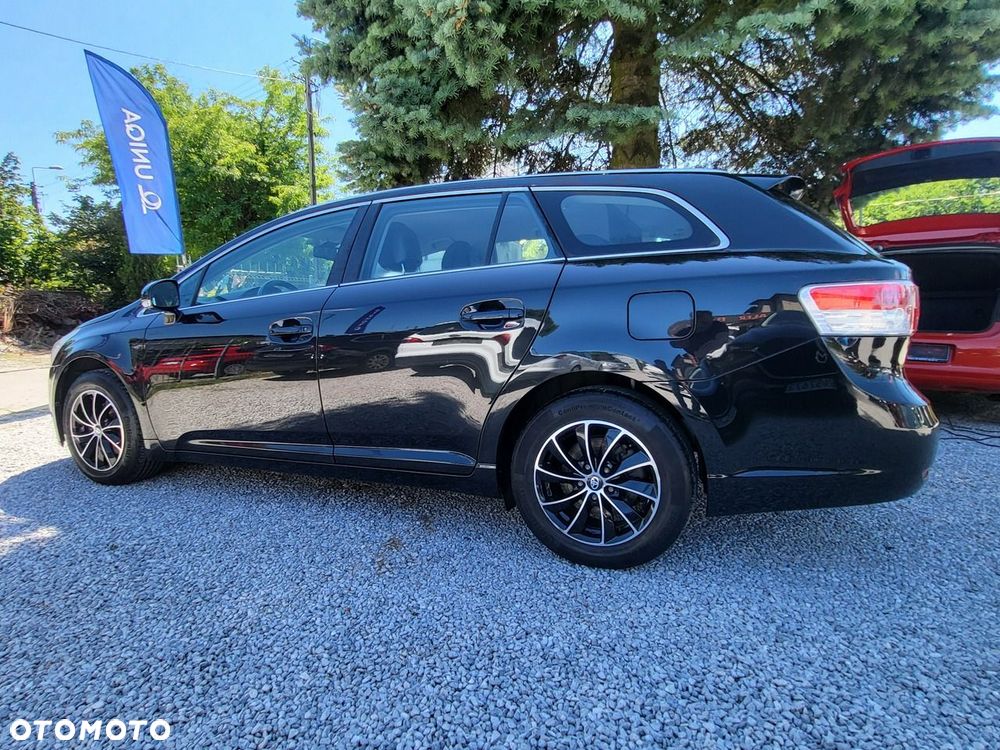 Toyota Avensis - 5