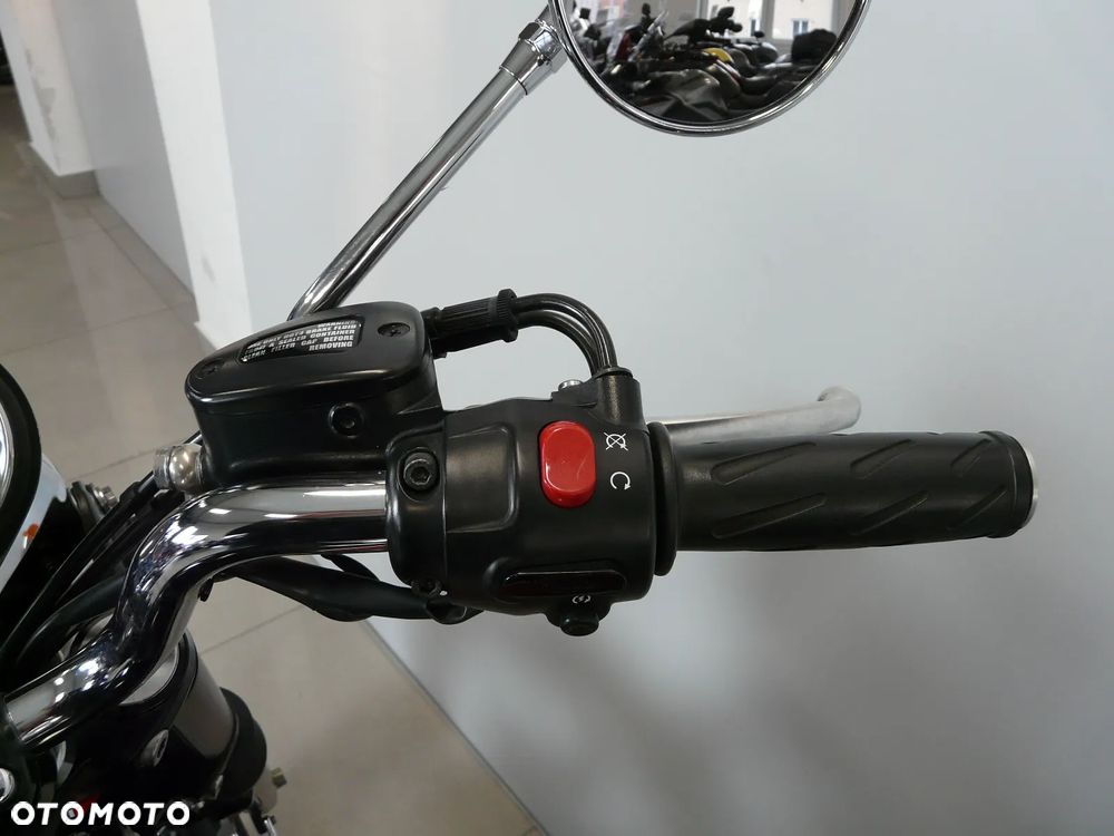 Triumph Bonneville - 14