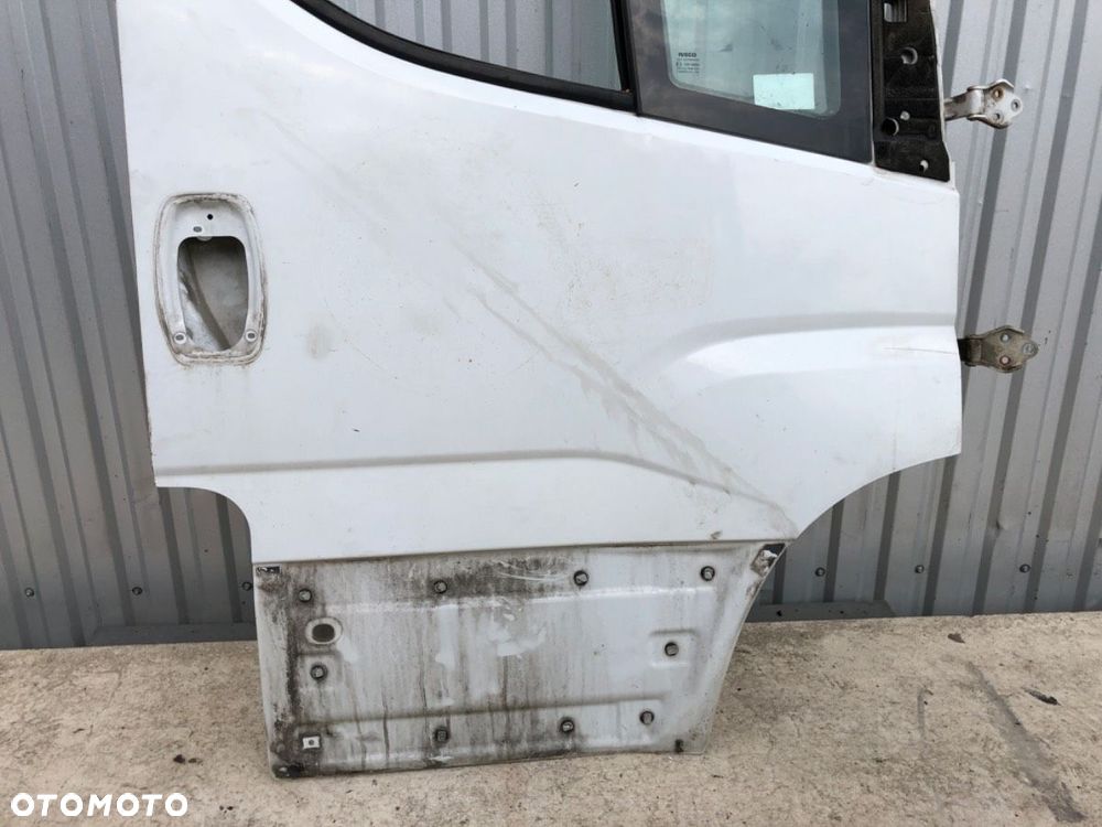 DRZWI PRAWY PRZÓD  IVECO DAILY VI Autobus 2014 - 2022 50C16 115 kW [156 KM] olej napędowy 2019 - - 2