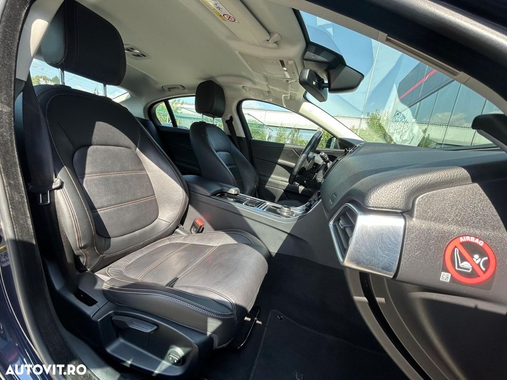 Jaguar XE 20d Aut. Prestige - 14