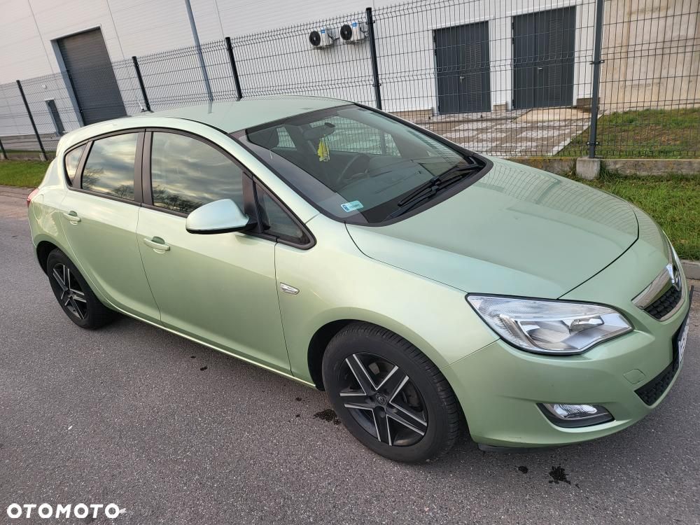 Opel Astra 1.4 Turbo Color Edition - 1