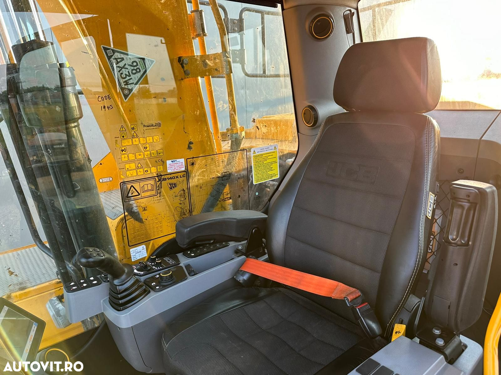 JCB 140XL FL Excavator - 6