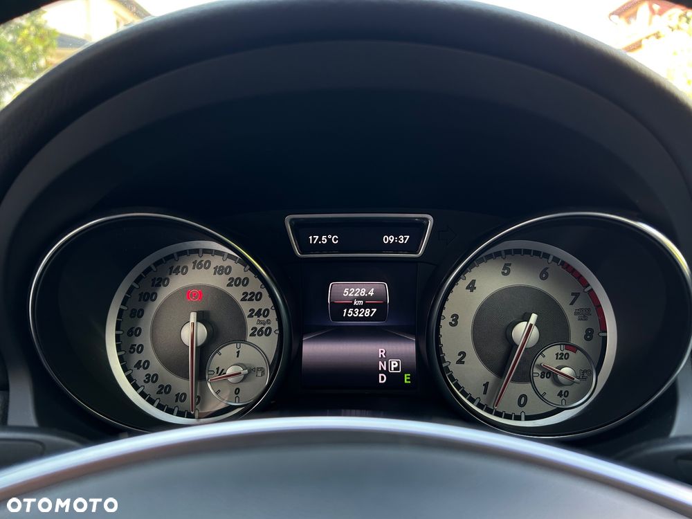 Mercedes-Benz CLA 200 7G-DCT AMG Line - 22