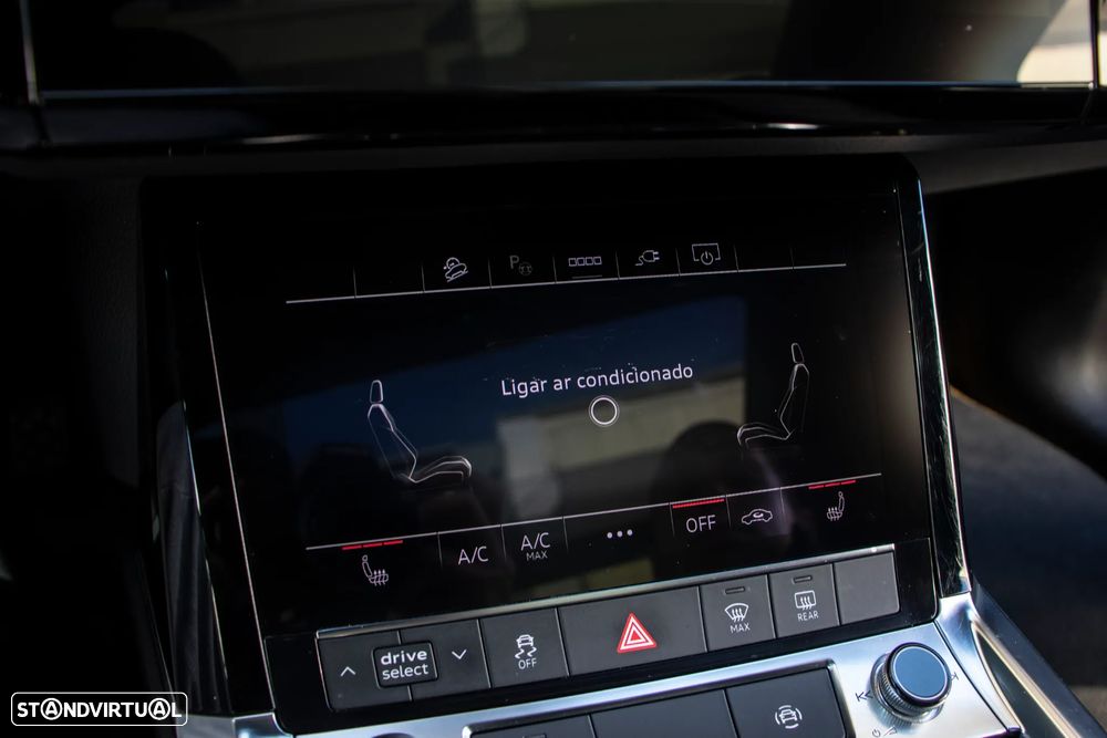Audi e-tron 55 quattro S line - 29