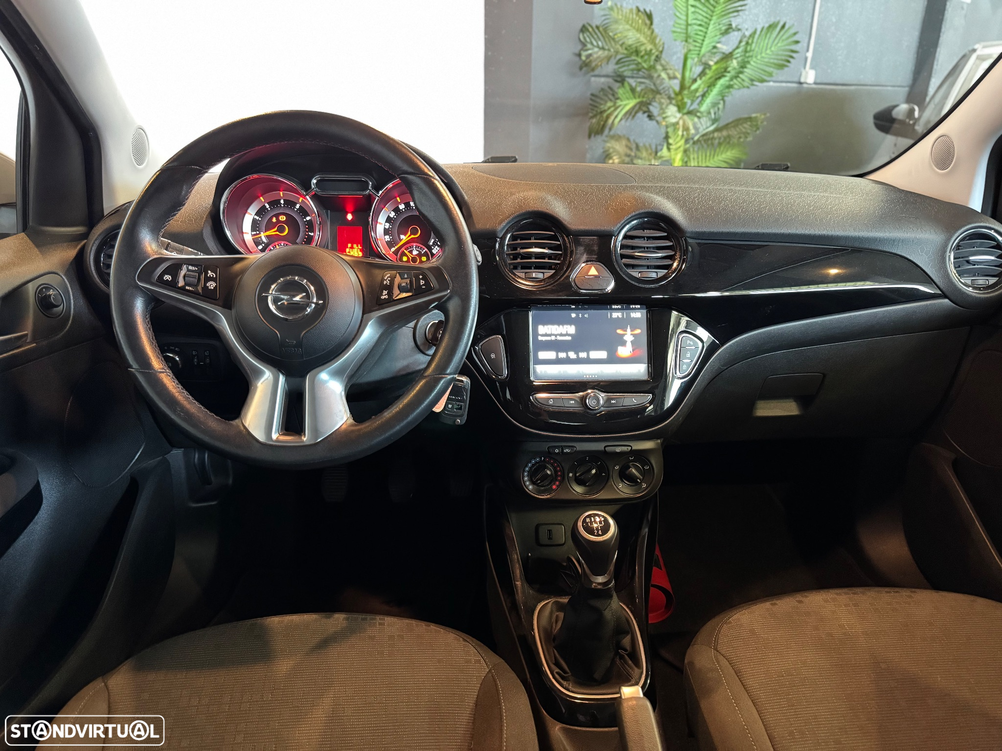 Opel Adam 1.2 - 24