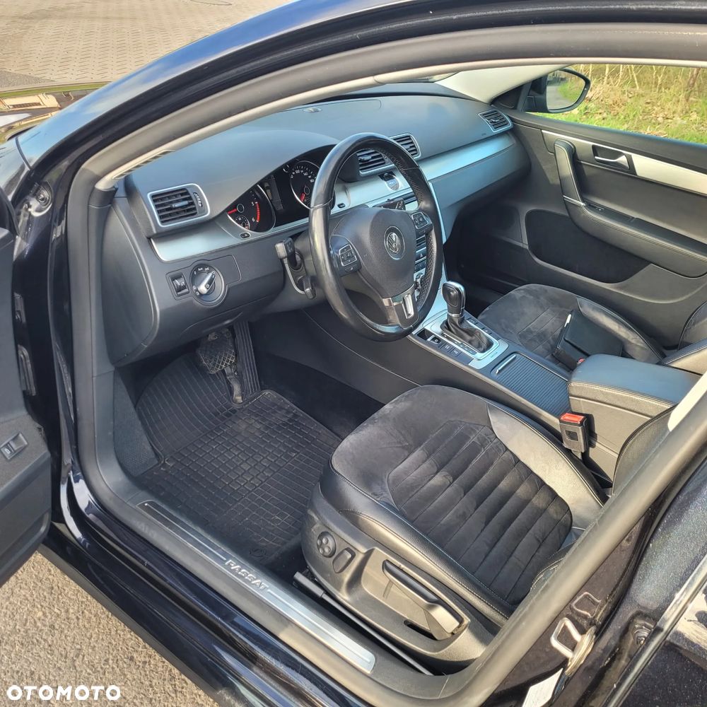 Volkswagen Passat 2.0 TDI 4Mot Highline DSG - 14
