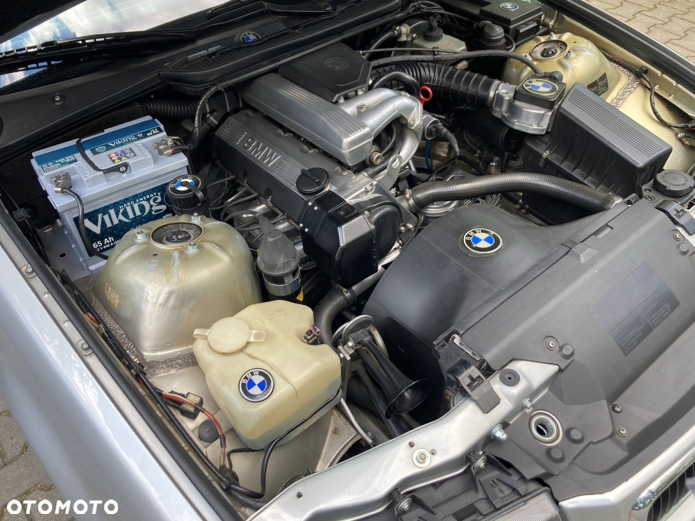 BMW Seria 3 316i Touring - 31