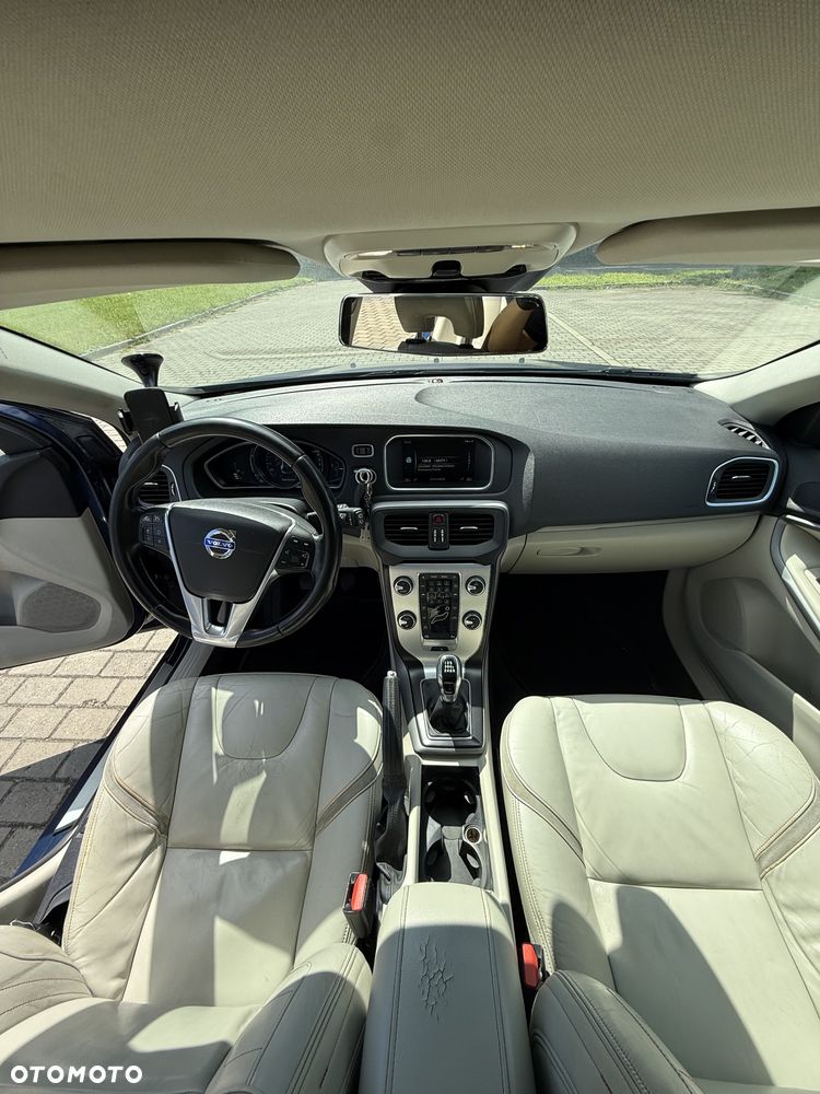 Volvo V40 D4 Ocean Race - 16