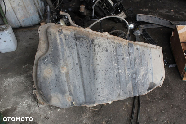 ZBIORNIK BAK PALIWA TOYOTA COROLLA VERSO II 1.6 1.8