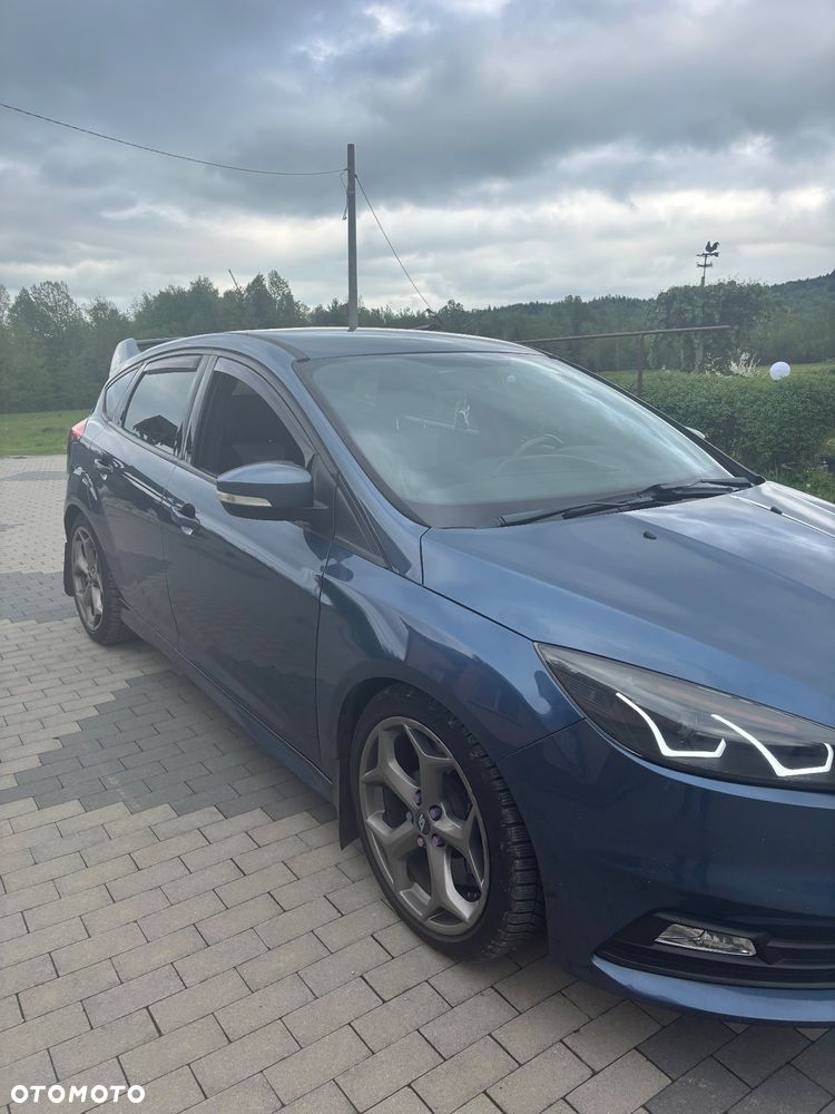 Ford Focus 2.0 EcoBoost ST - 8