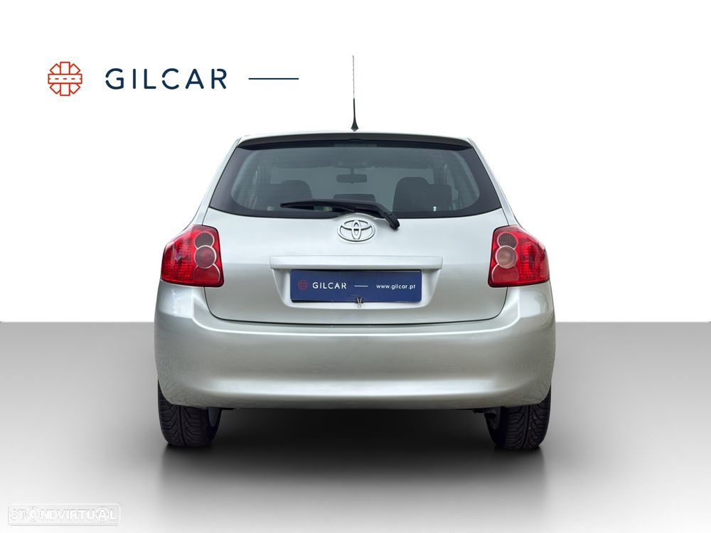 Toyota Auris 1.4 D-4D - 5